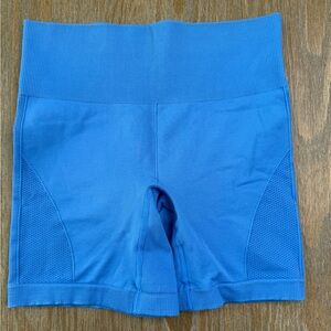 Lululemon Women’s Seamless Blue Workout Shorts – No Size Tag, see measurements